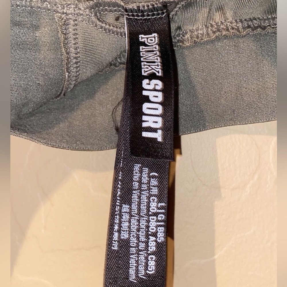 VS Pink sports bra - Picture 4 of 4